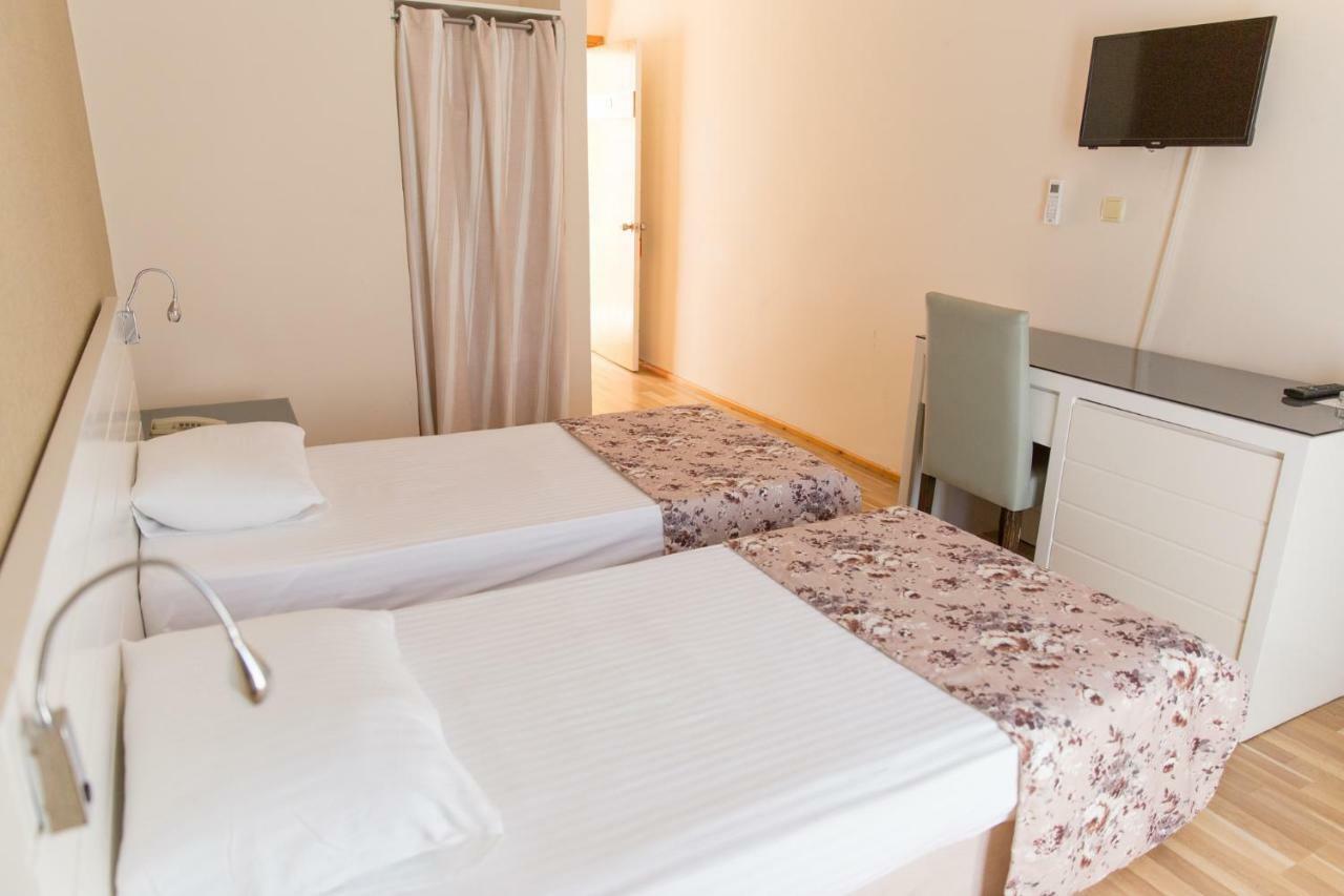 Kortan Hotel 图尔古特雷斯 外观 照片